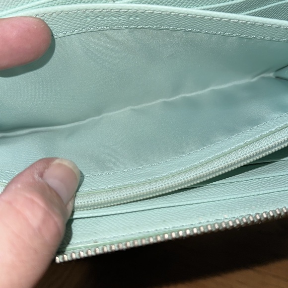 *RARE* COACH Border Stud Accordion Zip Wallet - Picture 11 of 16